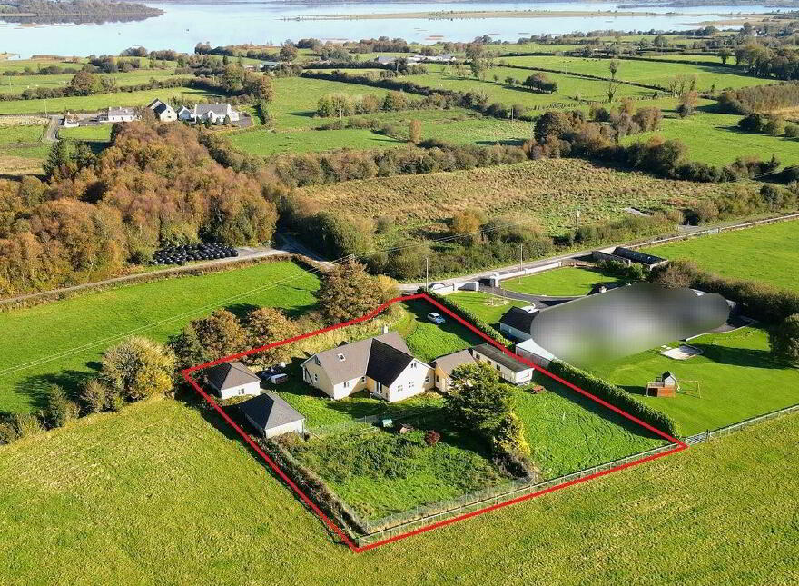 Lomcloon, Monasteraden, F45TF98