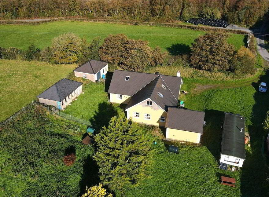 Lomcloon, Monasteraden, F45TF98