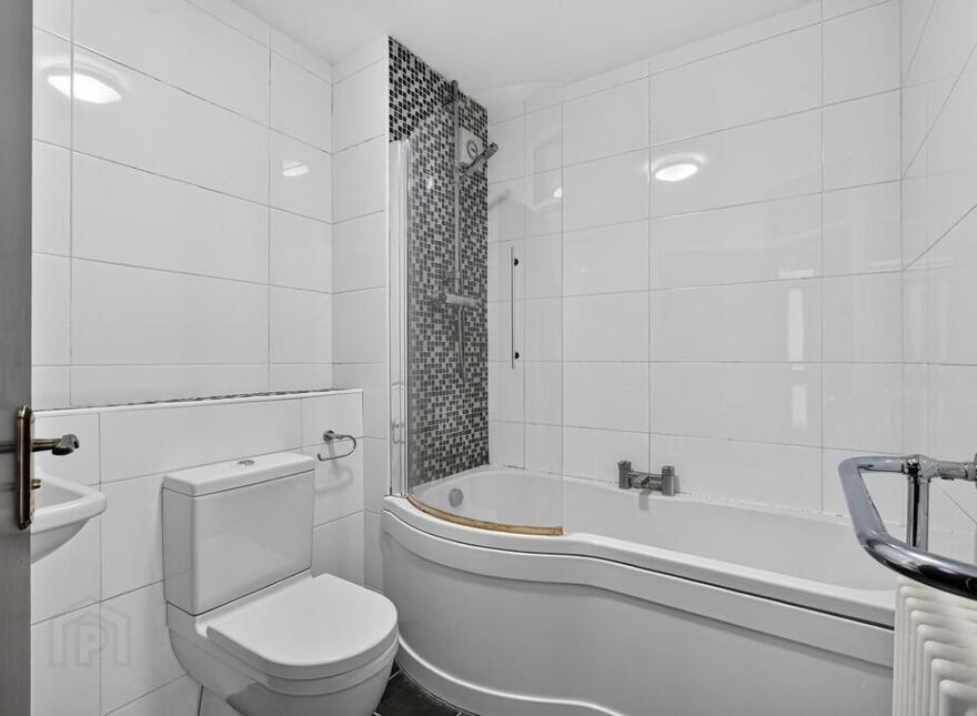 Apt 6, Malone Beeches, Belfast, BT9 6UB
