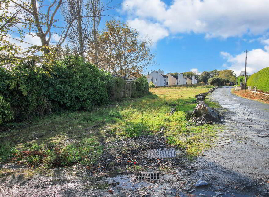 Whitehill Road, Muff