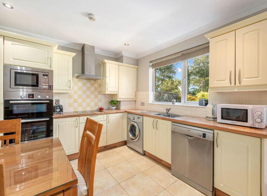 11 The Orchard, Woodville, Glanmire, T45HH21