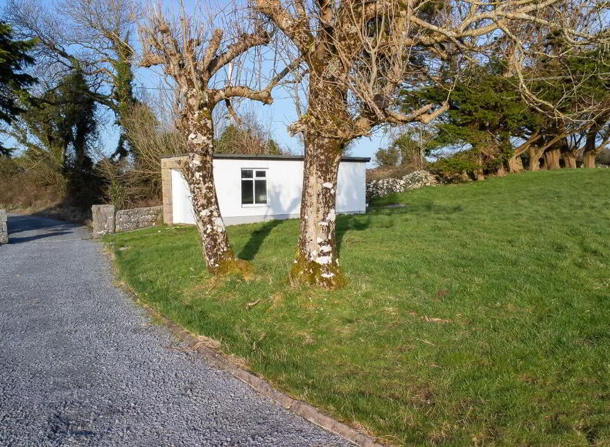 Castletown, Cross, F12F3X5