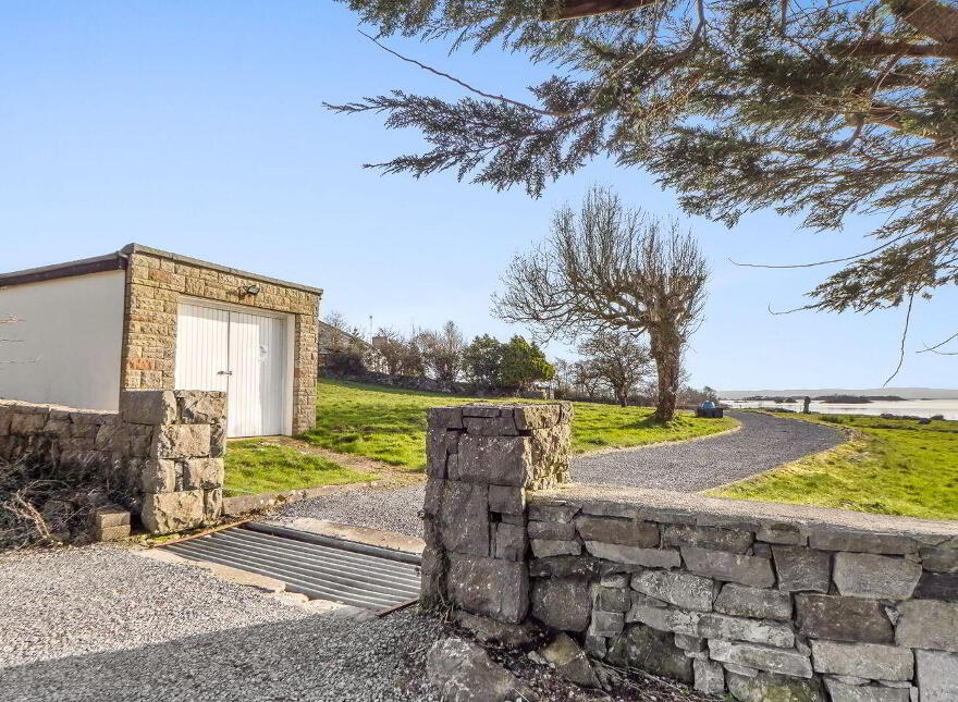 Castletown, Cross, F12F3X5