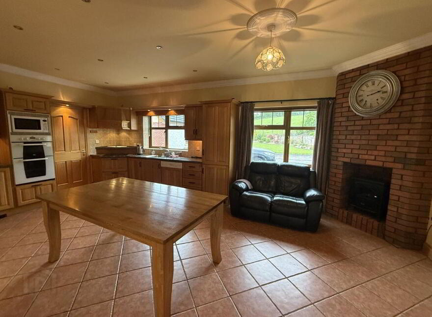 Carrickmacross, Carrickmacross, A81C564