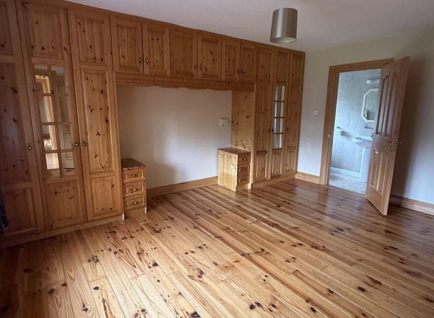 Carrickmacross, Carrickmacross, A81C564