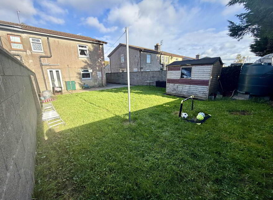 15 Cashel Park, Castlerea, F45H682