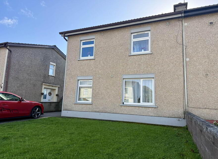 15 Cashel Park, Castlerea, F45H682