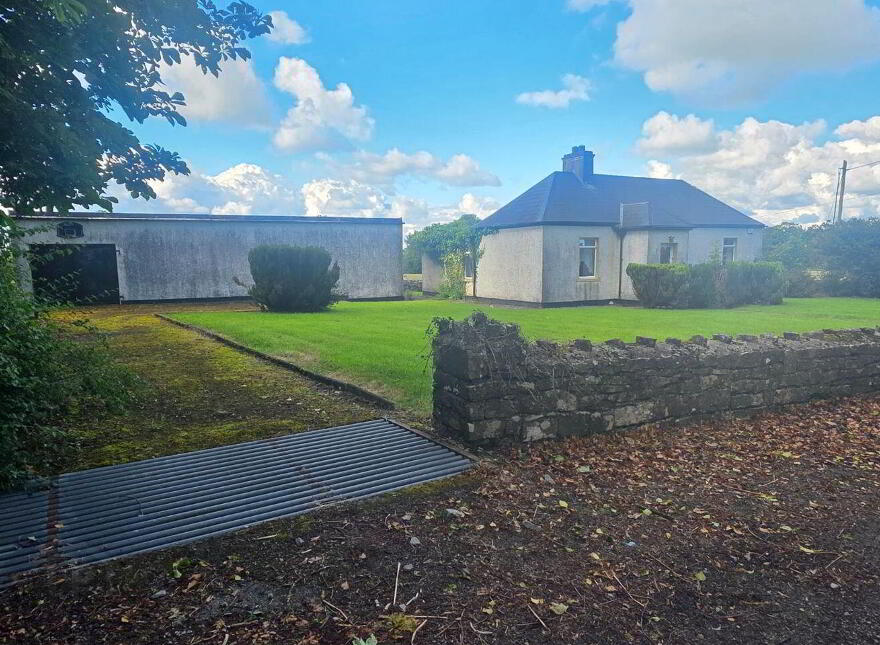 New Road, Castlecoote, F42Y407