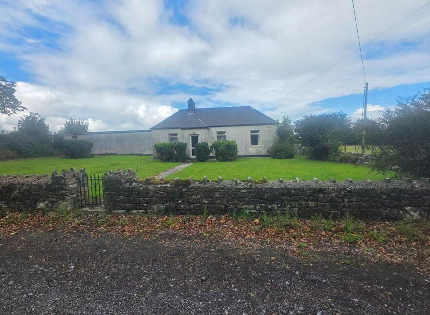 New Road, Castlecoote, F42Y407