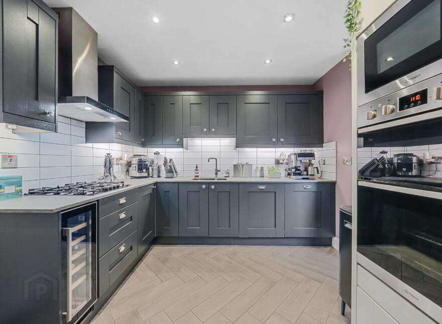 25 Lewis Park, Belfast, BT4 1FE