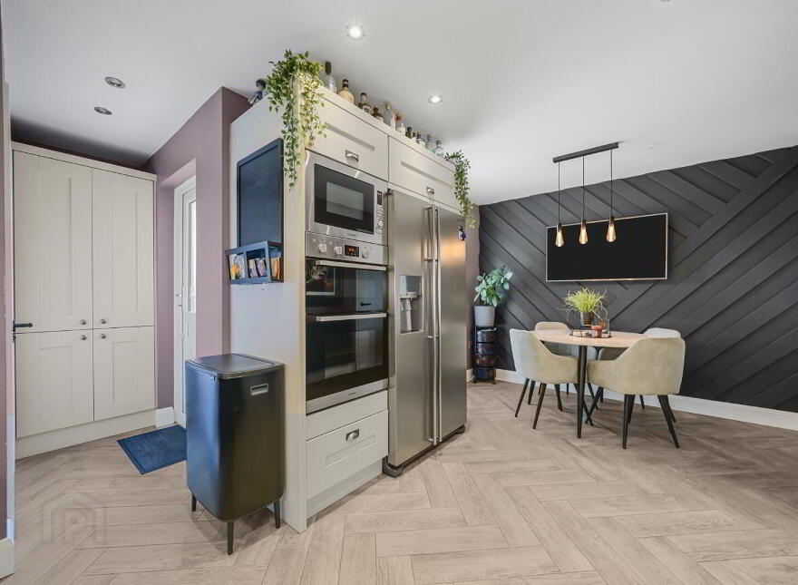 25 Lewis Park, Belfast, BT4 1FE