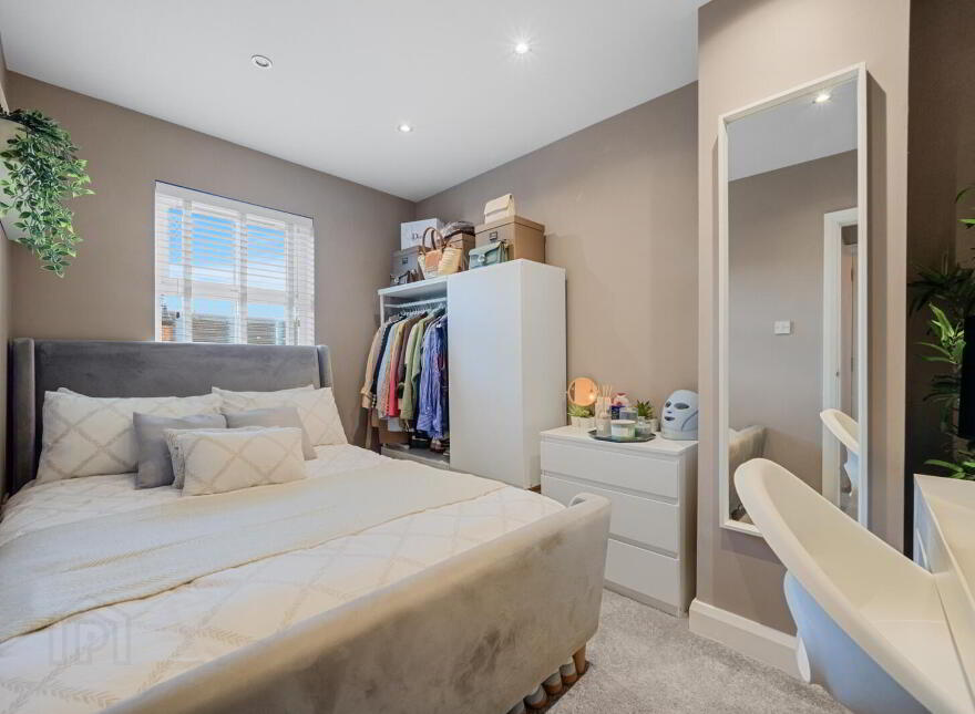 25 Lewis Park, Belfast, BT4 1FE