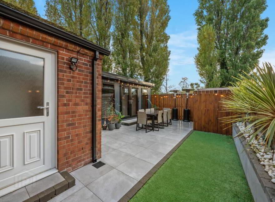 25 Lewis Park, Belfast, BT4 1FE