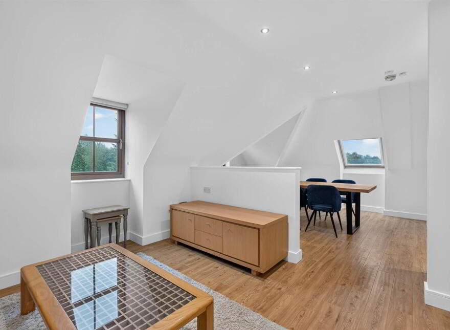 15 Balmoral Grange, 22 Upper Lisburn Road, Belfast, BT10 0AA