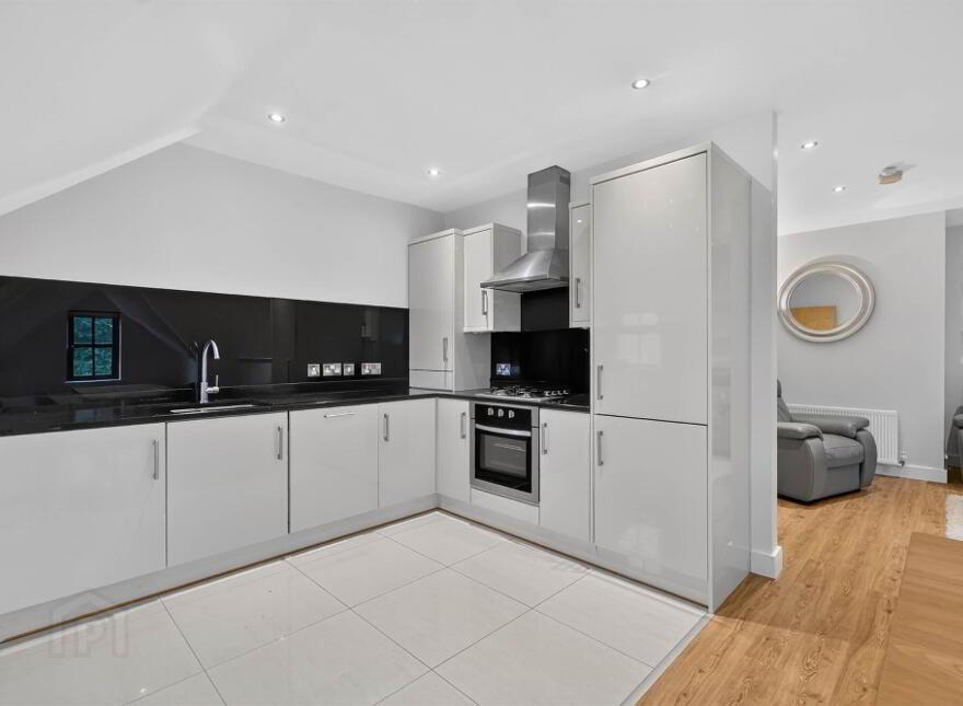 15 Balmoral Grange, 22 Upper Lisburn Road, Belfast, BT10 0AA