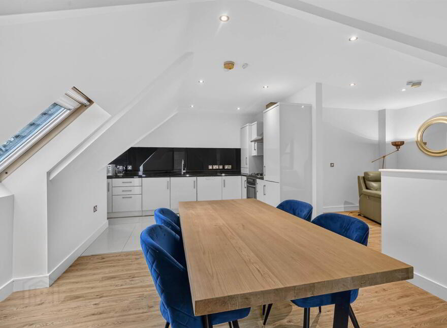 15 Balmoral Grange, 22 Upper Lisburn Road, Belfast, BT10 0AA