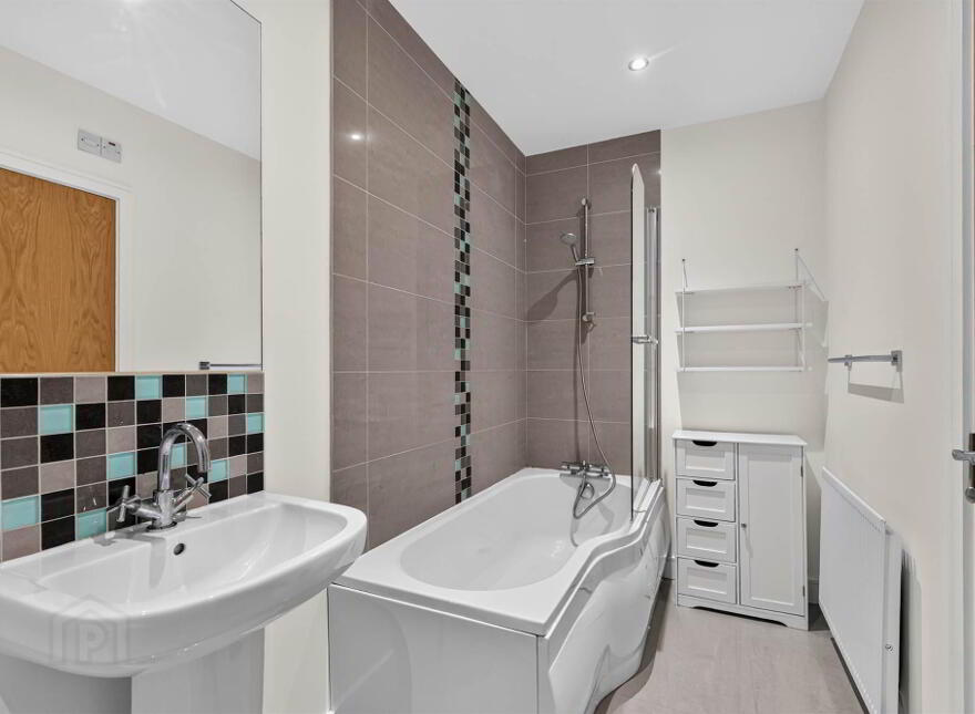 15 Balmoral Grange, 22 Upper Lisburn Road, Belfast, BT10 0AA