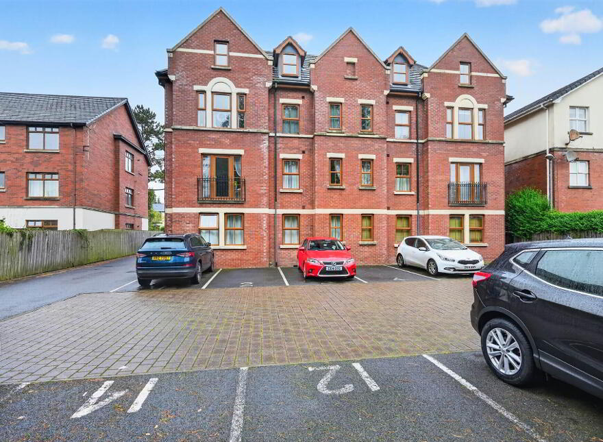 15 Balmoral Grange, 22 Upper Lisburn Road, Belfast, BT10 0AA