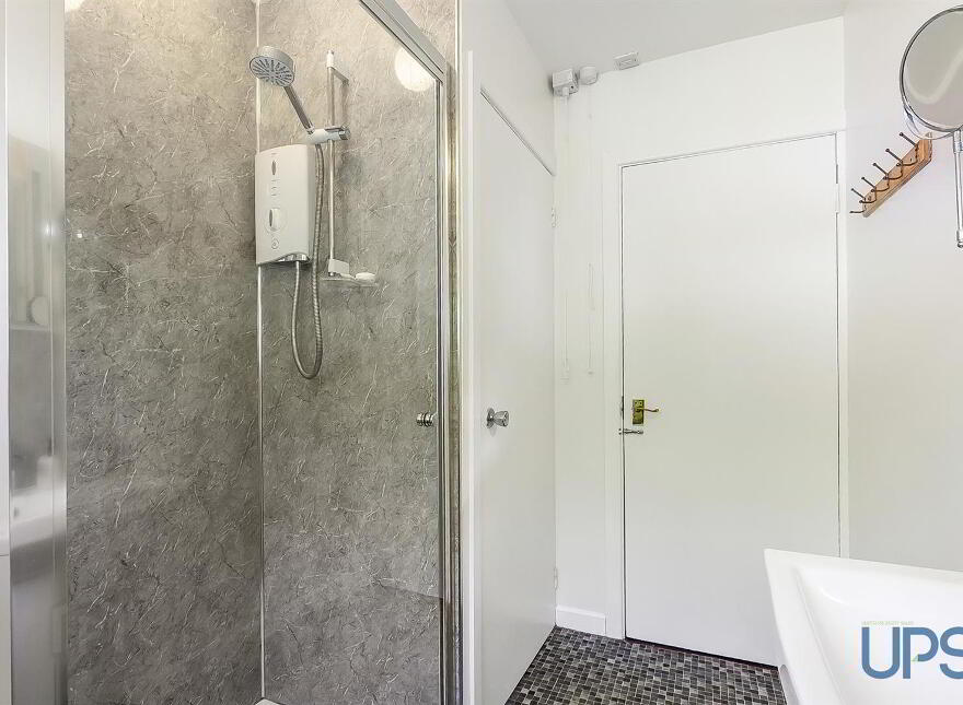 16 Ballydonaghy Road, Crumlin, BT29 4EP