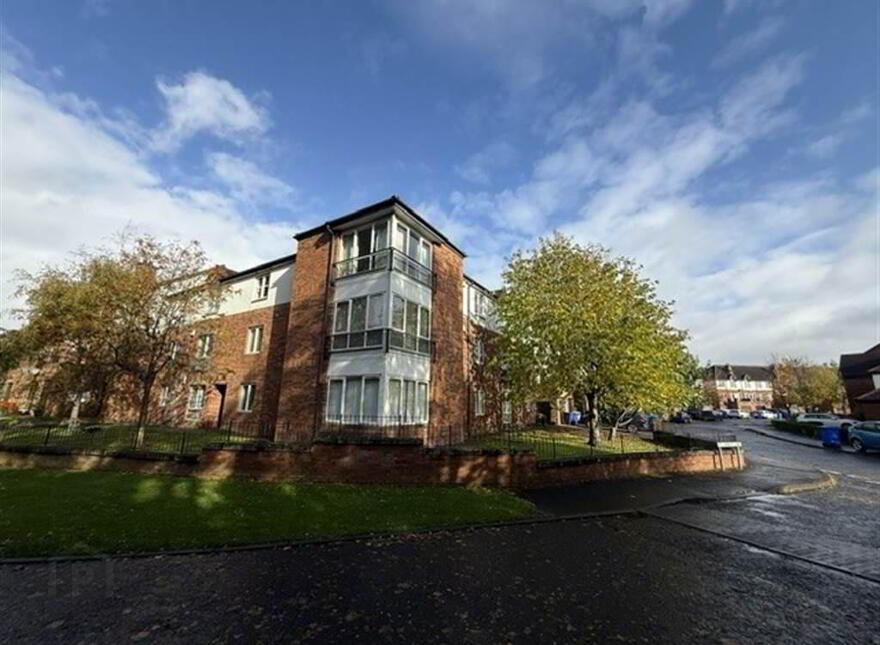 Apt 3, 1 St Annes Lane, Belfast, BT10 0PP