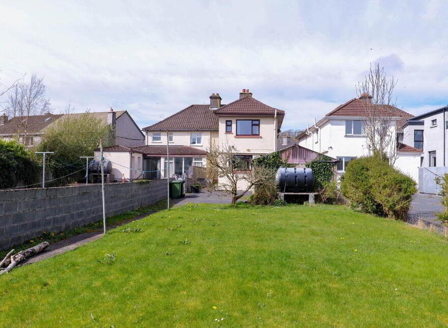 11 Whitestrand Road, Salthill, H91HF60