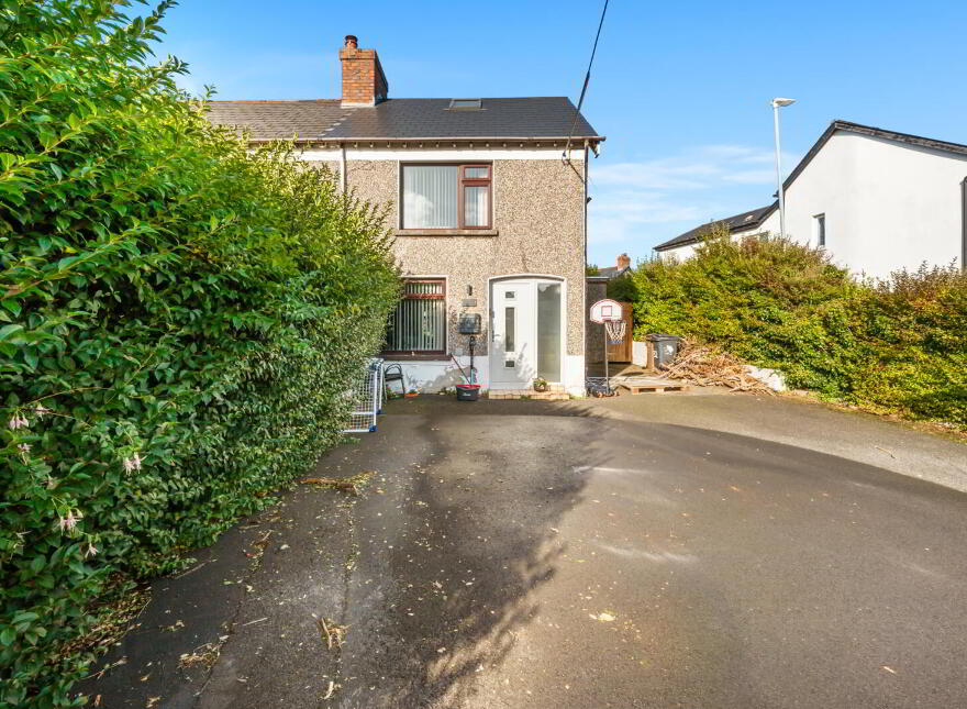 32 Newton Park, Belfast, BT8 6LH