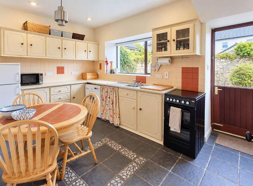 3 Quay Road, Clarecastle, Ennis, V95R3WK