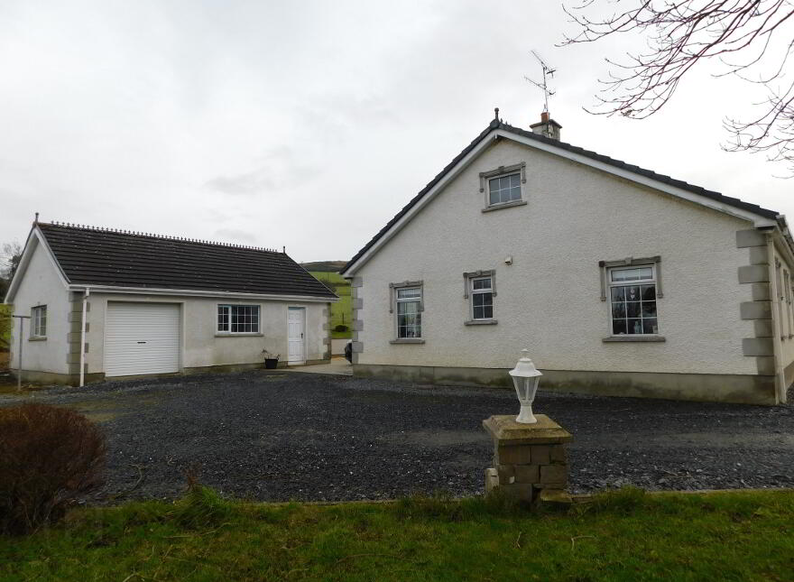 42 Old Castle Road, Newtownstewart, BT78 4HX