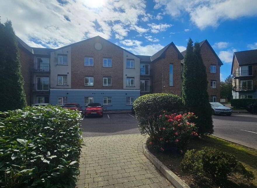 Apartment 19 The Mews The Oaks, Classes Lake, Ovens, P31D857