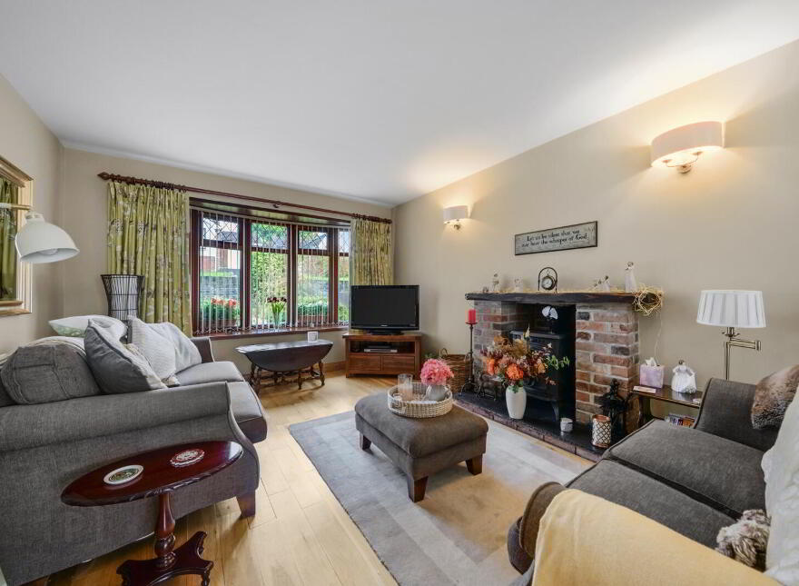 14 Glenariff Drive, Comber, Newtownards, BT23 5HA