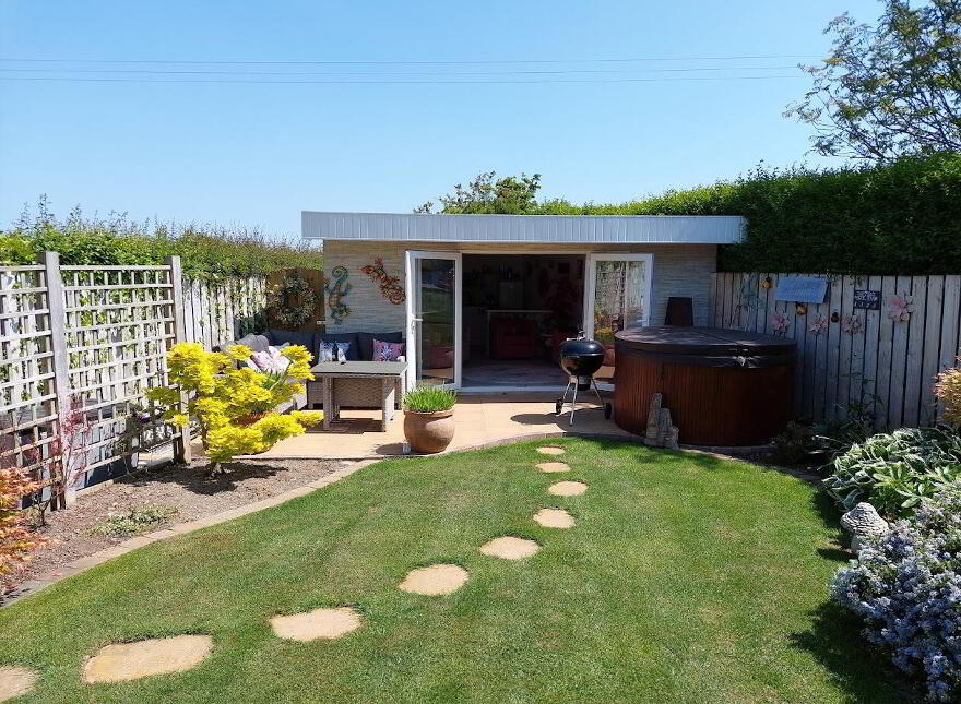 Witz End, 43 Carrowdore Road, Greyabbey, Newtownards, BT22 2LX