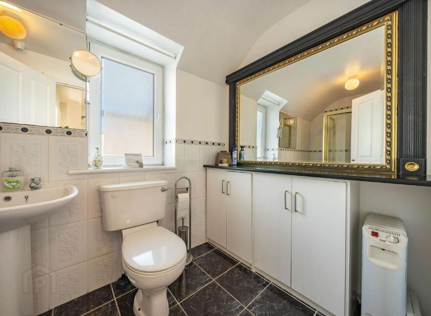 Apartment 2 Harbour View, Pier Road, Kinsale, P17YY90