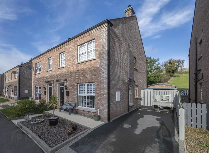 27 Moss Lane, Ballynahinch, BT24 8FE