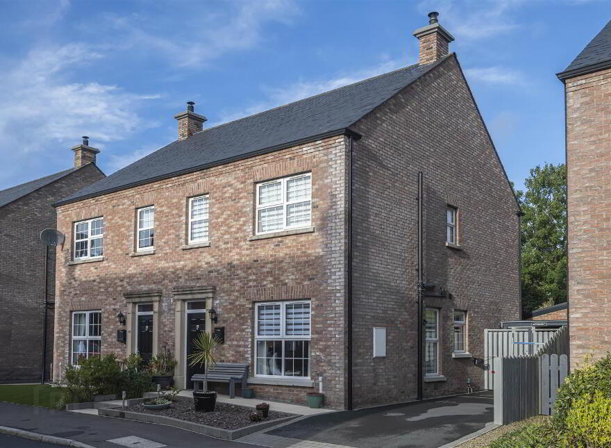 27 Moss Lane, Ballynahinch, BT24 8FE