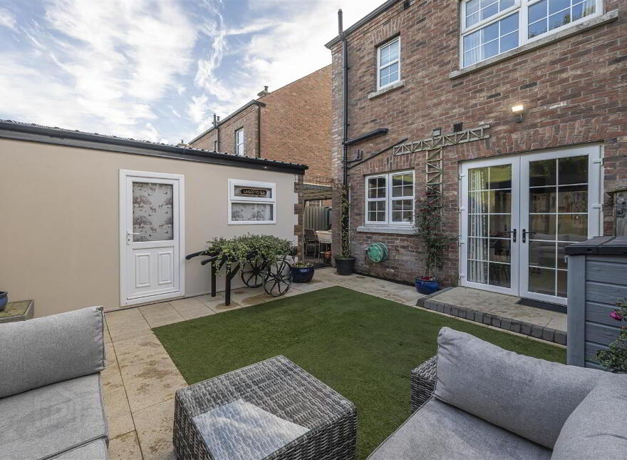 27 Moss Lane, Ballynahinch, BT24 8FE