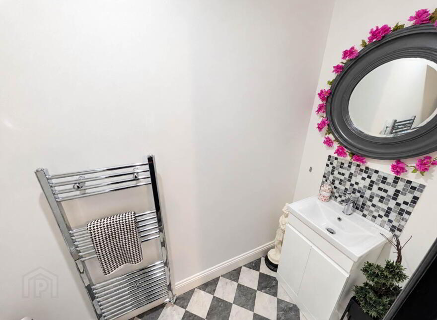 3 La Salle Park, Belfast, BT12 6DL