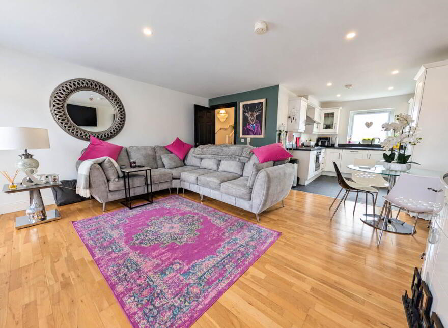 3 La Salle Park, Belfast, BT12 6DL