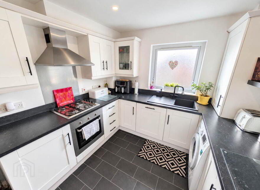 3 La Salle Park, Belfast, BT12 6DL