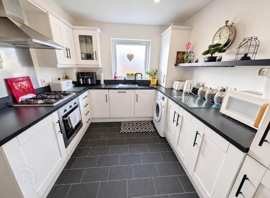 3 La Salle Park, Belfast, BT12 6DL