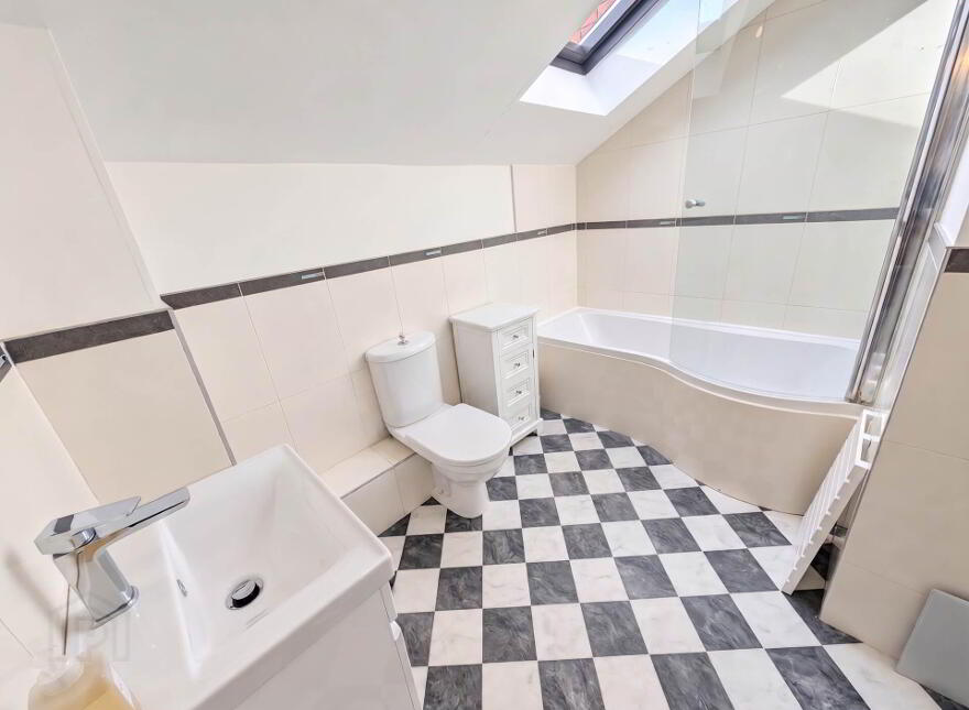 3 La Salle Park, Belfast, BT12 6DL