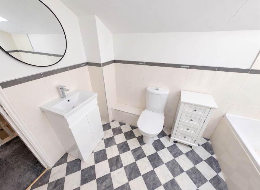 3 La Salle Park, Belfast, BT12 6DL