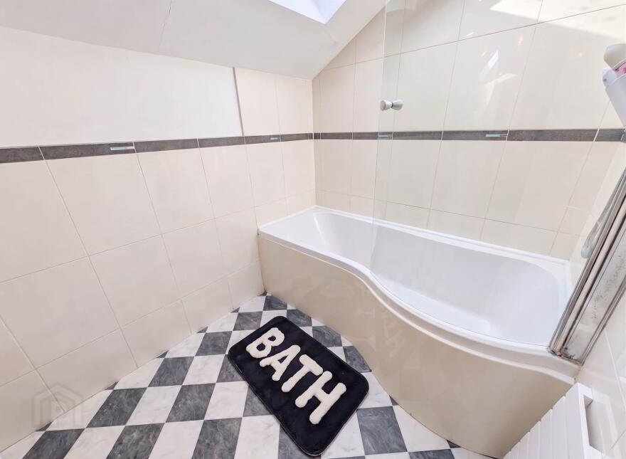 3 La Salle Park, Belfast, BT12 6DL