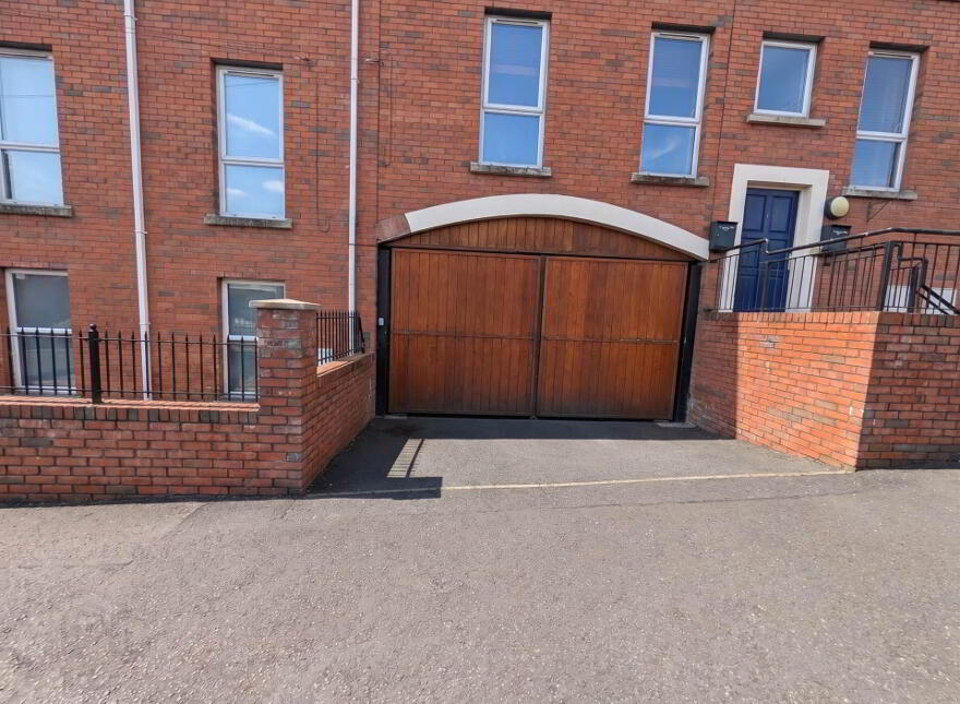 3 La Salle Park, Belfast, BT12 6DL