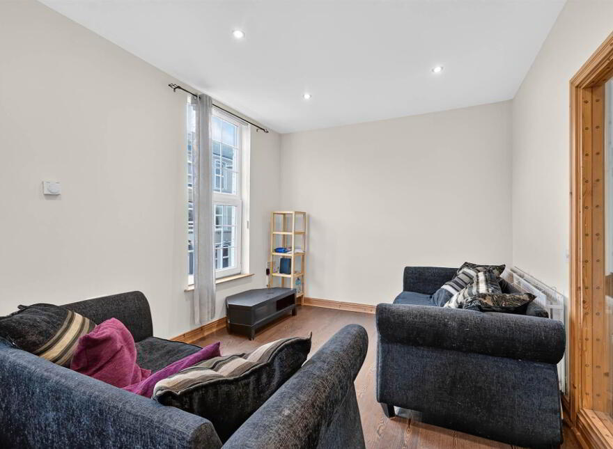 Apt 4, 25-27 Dunluce Avenue, Lisburn Road, Belfast, BT9 7AW