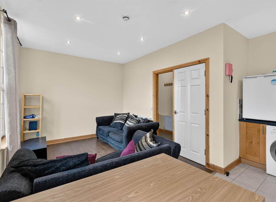 Apt 4, 25-27 Dunluce Avenue, Lisburn Road, Belfast, BT9 7AW