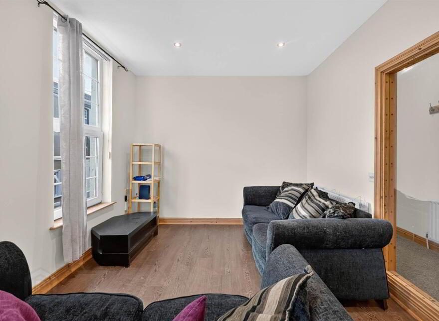 Apt 4, 25-27 Dunluce Avenue, Lisburn Road, Belfast, BT9 7AW