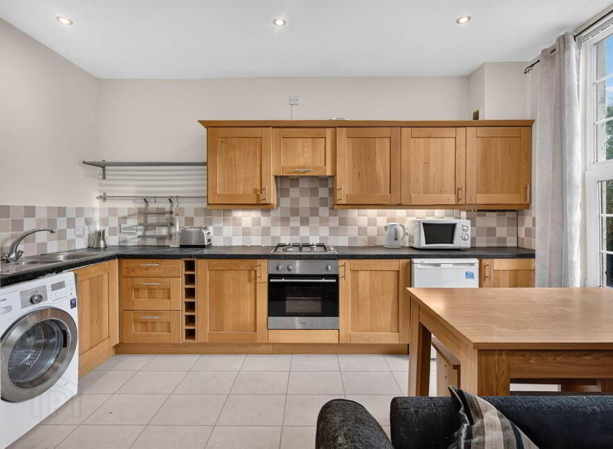 Apt 4, 25-27 Dunluce Avenue, Lisburn Road, Belfast, BT9 7AW