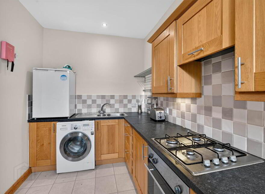 Apt 4, 25-27 Dunluce Avenue, Lisburn Road, Belfast, BT9 7AW