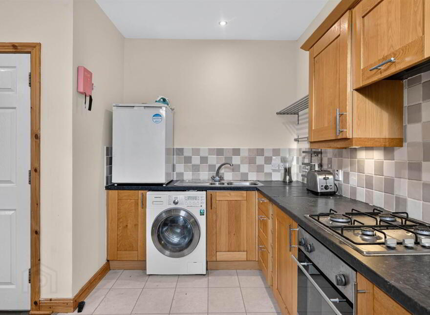 Apt 4, 25-27 Dunluce Avenue, Lisburn Road, Belfast, BT9 7AW