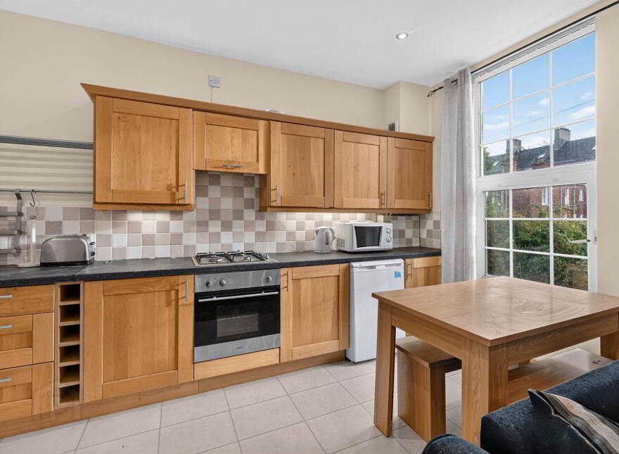 Apt 4, 25-27 Dunluce Avenue, Lisburn Road, Belfast, BT9 7AW